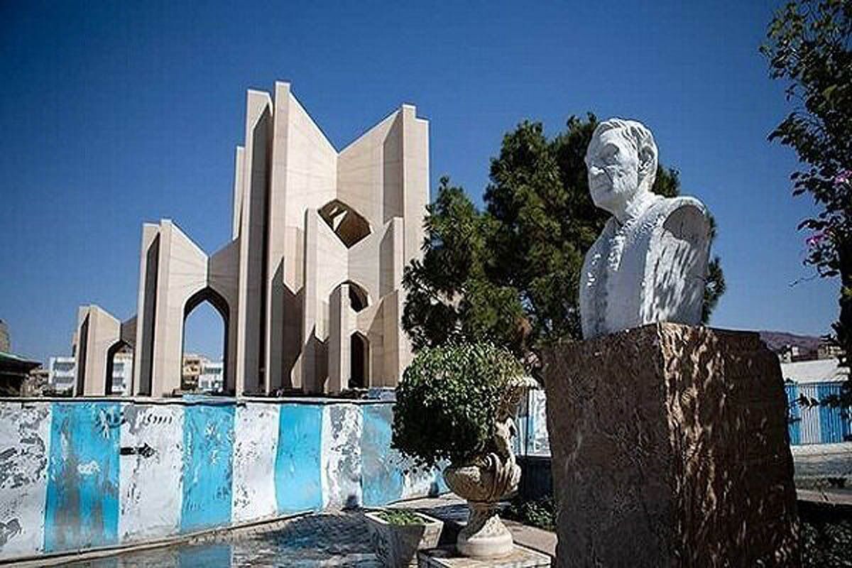 آغاز عملیات ساماندهی  صفه جنوبی مقبره الشعرا