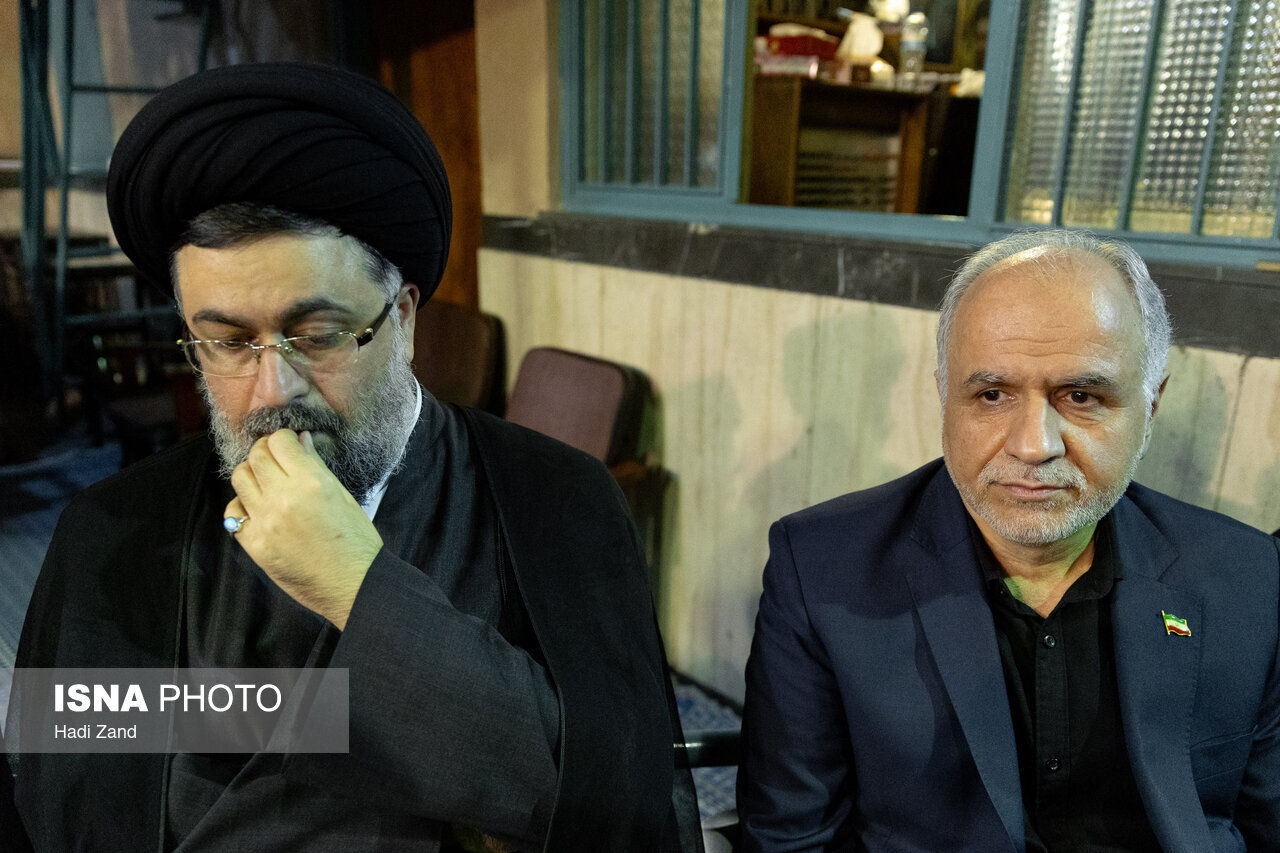 تصویری از حسن روحانی در کنار سید حسن خمینی/ خاتمی، کروبی و موسوی خوئینی‌ها در یک قاب/ وزیر دادگستری هم بود+ عکس