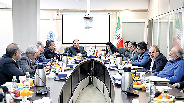 قفل سرمایه‌گذاری در صنایع بالادست