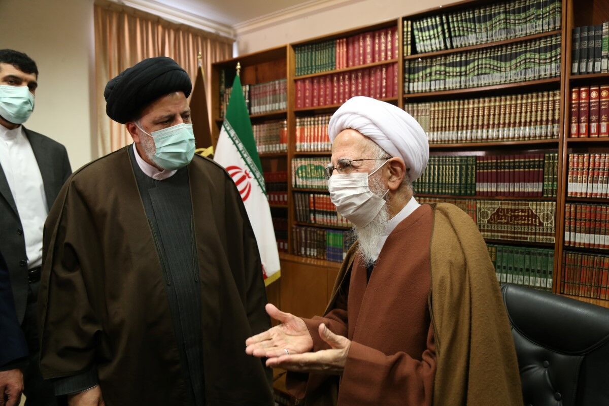 یک مرجع تقلید: ما با کسی قهر نیستیم و با همه کشور‌ها تعامل می‌کنیم 