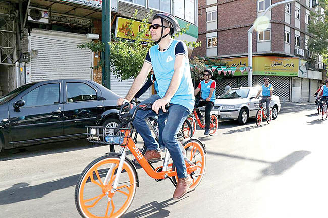 تعلیق دوچرخه سواری در تهران 