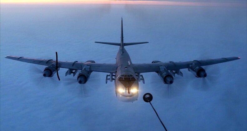 پرواز ۸ ساعته بمب‌افکن‌ها بر فراز آسمان / هشدار استراتژیک به آمریکا