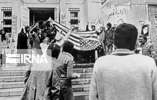 رهبر انقلاب و آیت‌الله هاشمی رفسنجانی در روز تصرف سفارت آمریکا کجا بودند؟