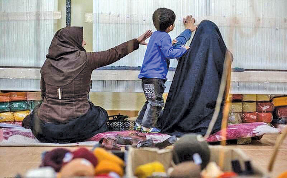 زنان سرپرست خانوار  زیر بار سنگین دغدغه تامین معاش