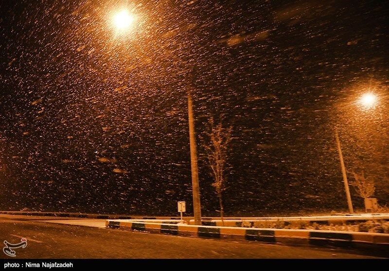 بارش برف در محور کرج ـ چالوس‌