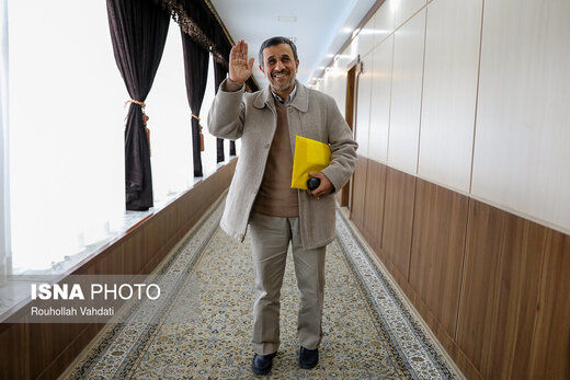 احمدی‌نژاد به خاطر مصاحبه با شبکه بیگانه اخراج می‌شود؟