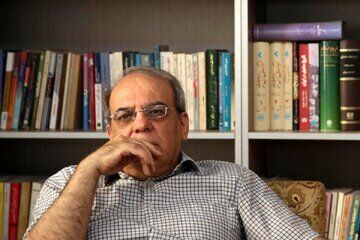 کنایه  معنادار عباس عبدی به تیم رسانه ای دولت رئیسی