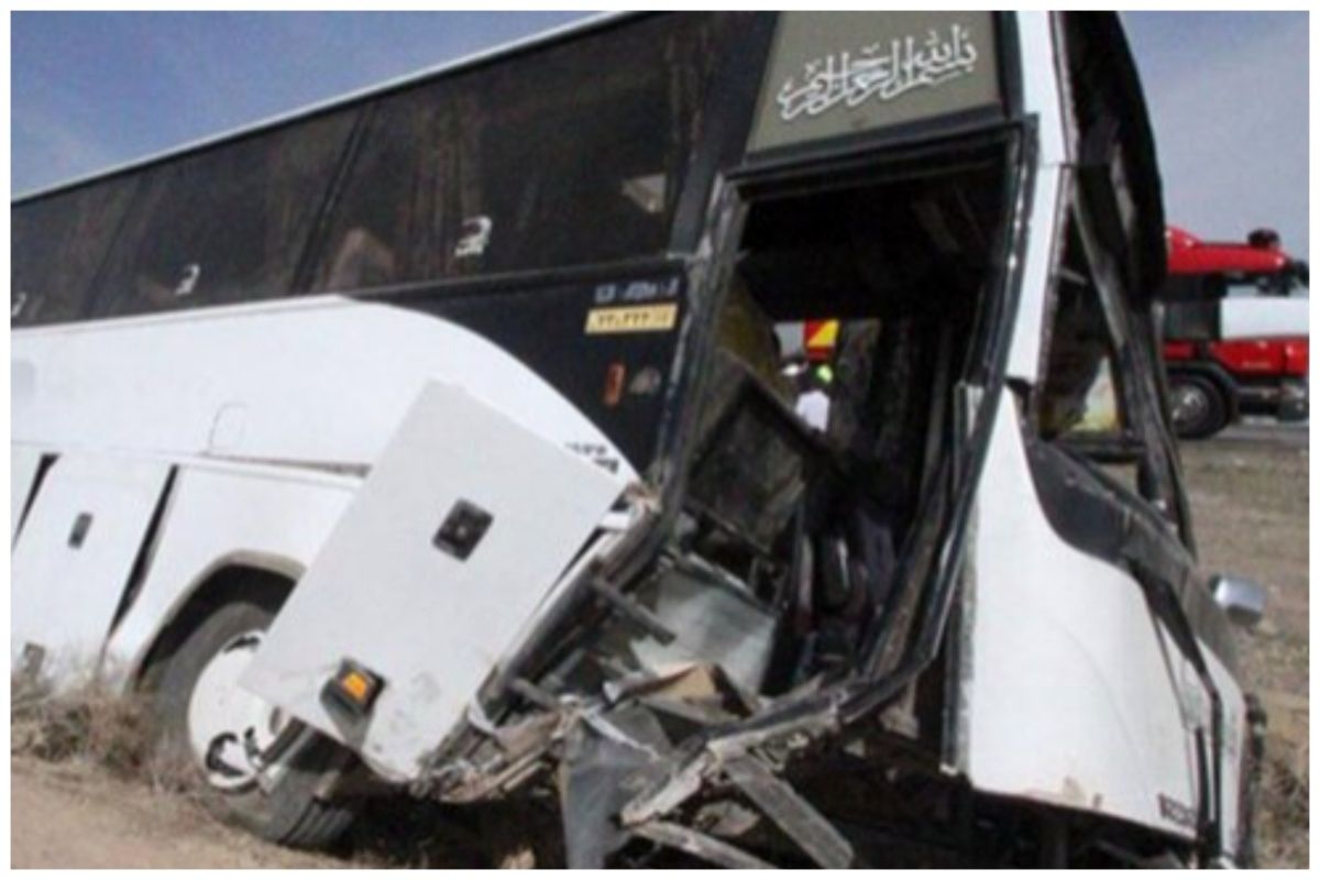 تصادف وحشتناک اتوبوس با تریلی حادثه آفرید+تعداد مصدومان