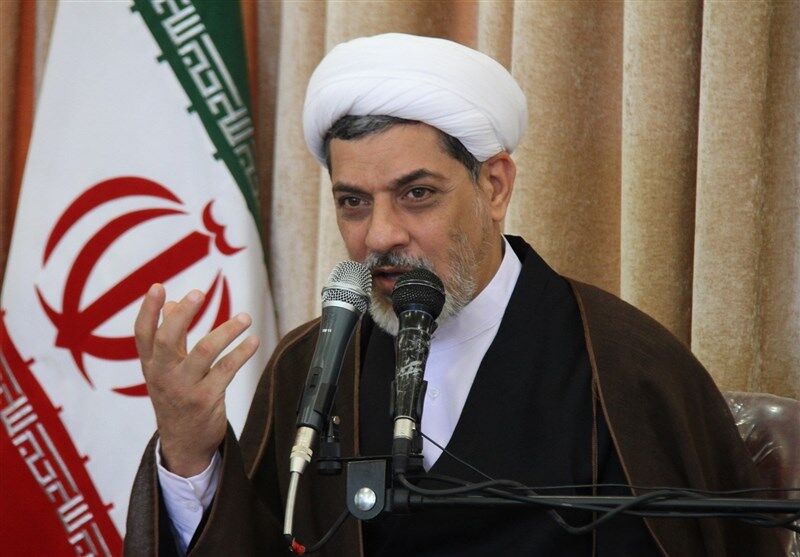 استاد حوزه علمیه: انگیزه ازدواج با بدحجابی در جامعه از بین می‌رود/ چت‌ها و لایوها مشکلات زیادی دارد