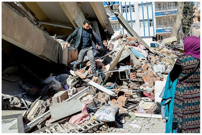 تصویری از محموله کالاهای اهدایی آمریکا برای زلزله بم+ عکس