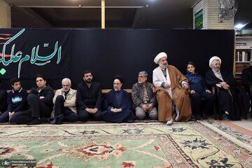 سیدمحمد خاتمی و هادی خامنه ای در مراسم عزاداری شهادت حضرت فاطمه(س) + عکس 