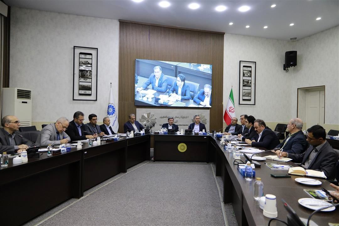 بررسی راهکارهای مشارکت بخش خصوصی در تأمین تجهیزات نیروگاه خورشیدی 110 مگاواتی
