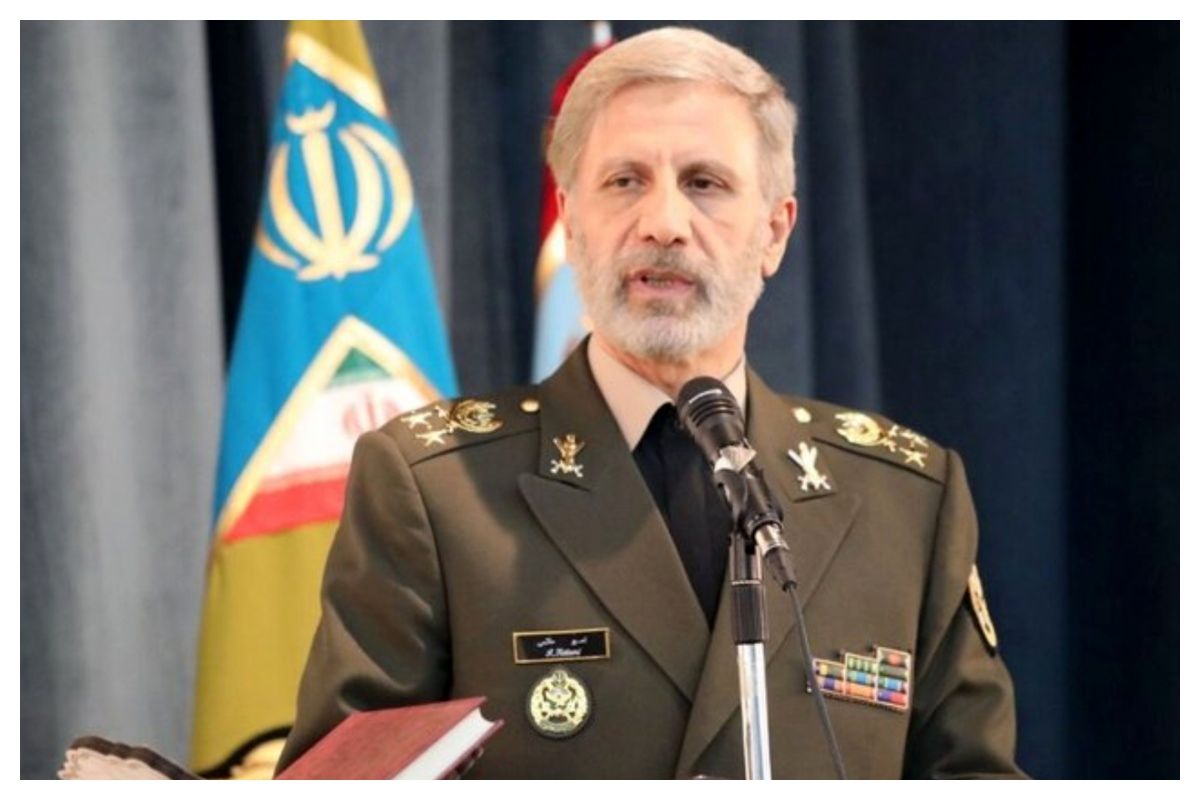 فرمانده کل ارتش: راهی جز قوی شدن و مقتدر شدن نداریم