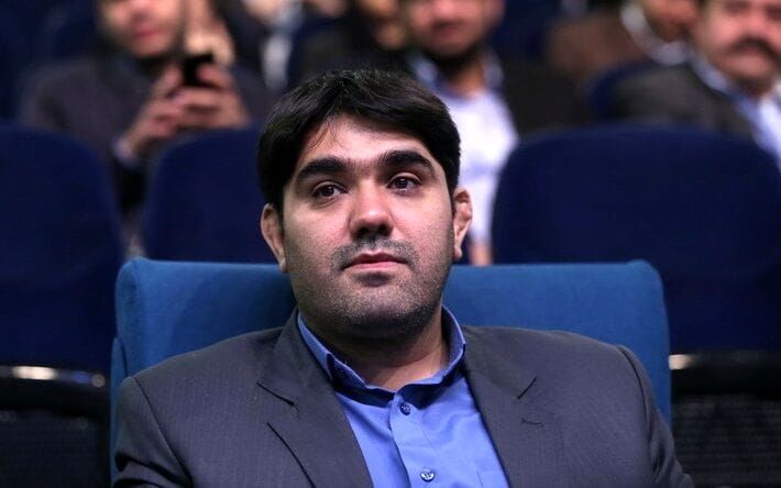 تناقض در گفتار و رفتار تامین اجتماعی؛ از پیامک انبوه تا تهدید بازنشستگان فعال در تاکسی‌های اینترنتی