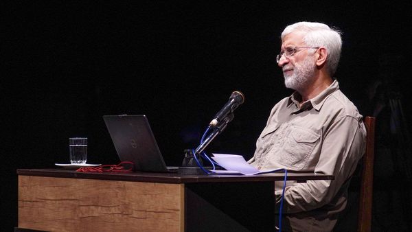 جلیلی: رژیمی که آب مردم تهران را هدف قرار داده بود، برای ما نسخه آب می‌پیچد! این یکی از طنز‌های تلخ تاریخ است