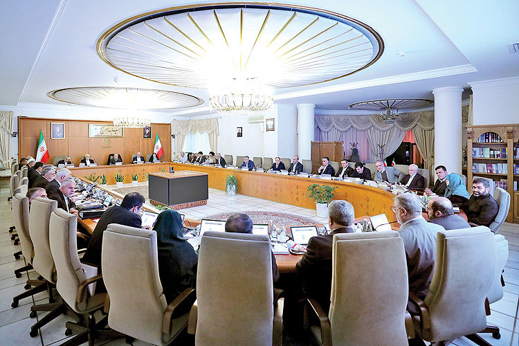 رونمایی پاستور از بسته ویژه اقتصادی