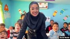 با اخذ تعهد، معلم قائمشهری به مدرسه بازگشت