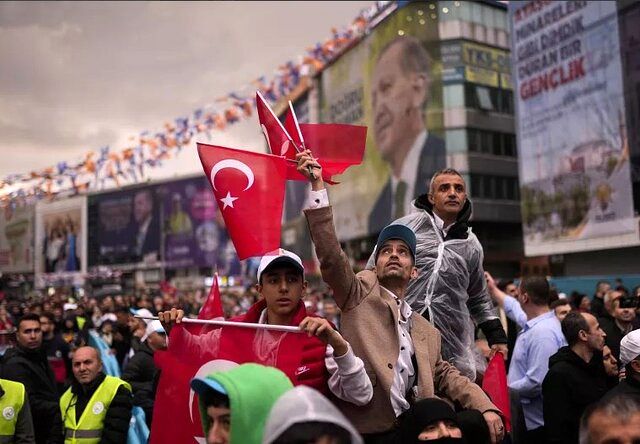 جشن و پایکوبی طرفداران اردوغان در خیابان های ترکیه+ تصاویر