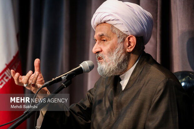 حسین طائب: تنگه هرمز تحت مدیریت و کنترل ایران است/ تلاش آمریکا ناکام ماند