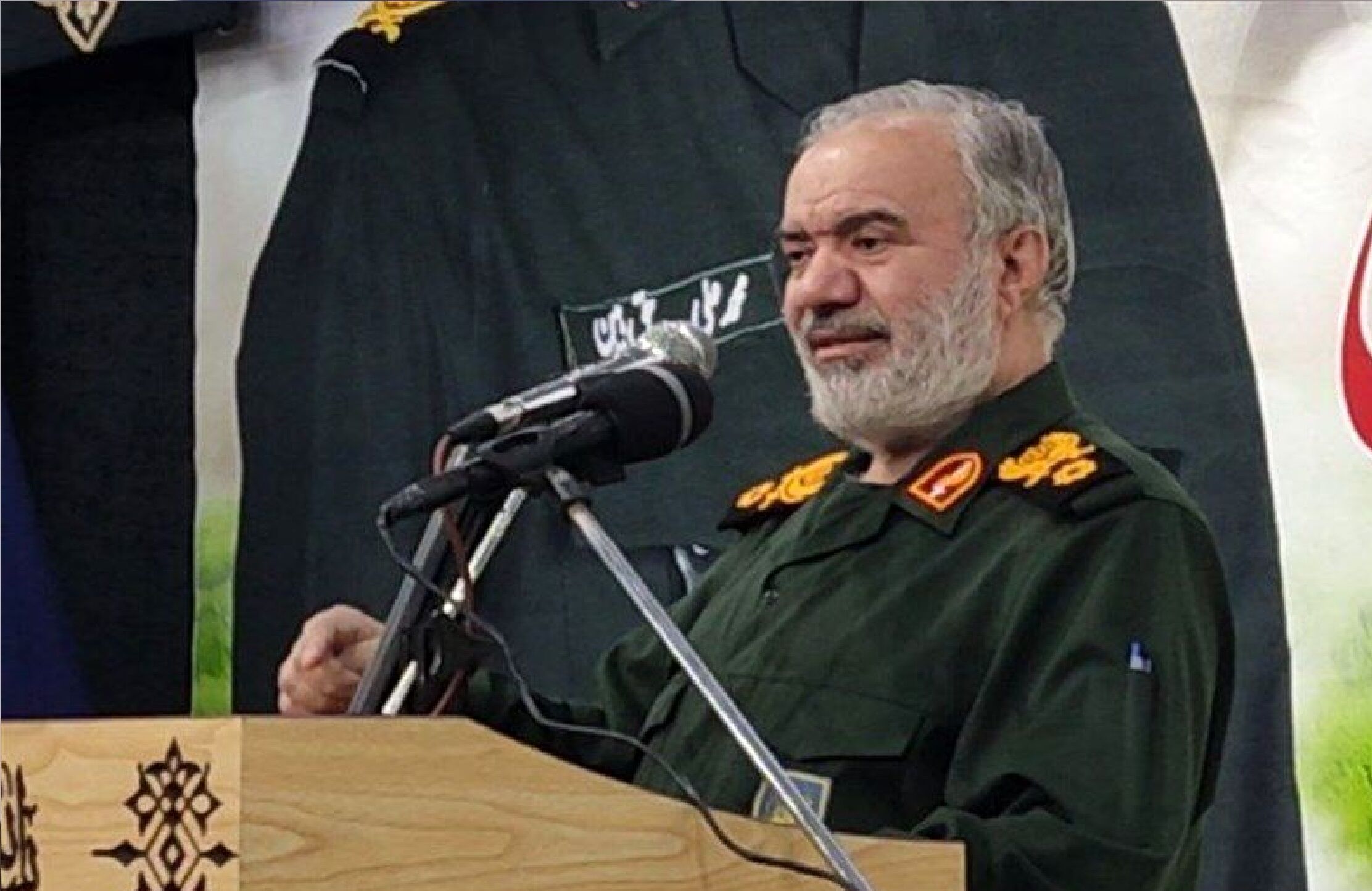 بصیرت در برابر توطئه‌های دشمنان کلید موفقیت و پیروزی ملت ایران است  