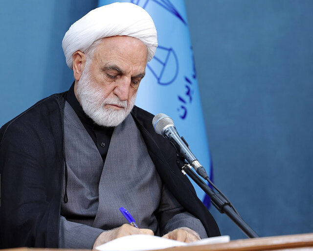 محسنی اژه‌ای رای خودرا به صندوق انداخت
