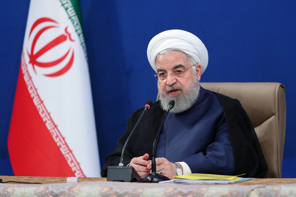 روحانی: از ۱۵ تیرماه، ماسک در مکان‌های سرپوشیده اجباری خواهد بود