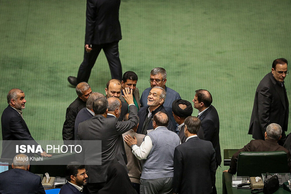 لایحه بودجه ۱۴۰۵ توسط رئیس جمهور تقدیم مجلس شد