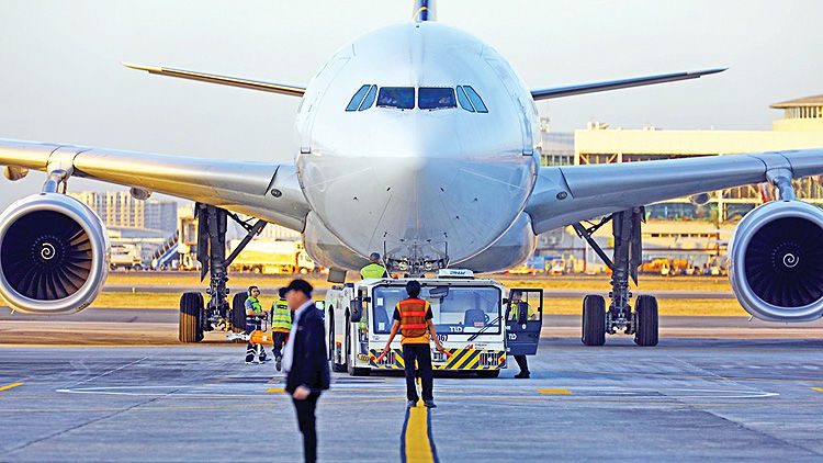 انسداد در دریا، اضطراب در آسمان