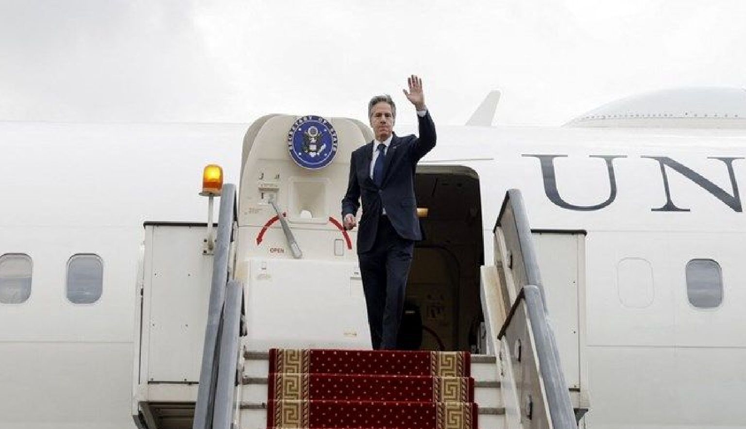خرابی هواپیمای بوئینگ وزیر خارجه آمریکا / سفر «بلینکن» به تعویق افتاد