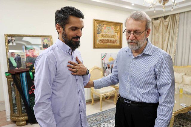 تصاویری از دیدار لاریجانی با خانواده شهید سردار مهدی ربانی