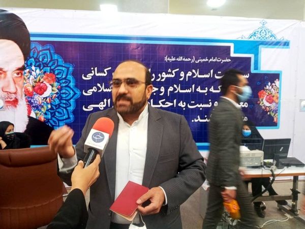 وهاب عزیزی برای انتخابات 1400 ثبت‌نام کرد