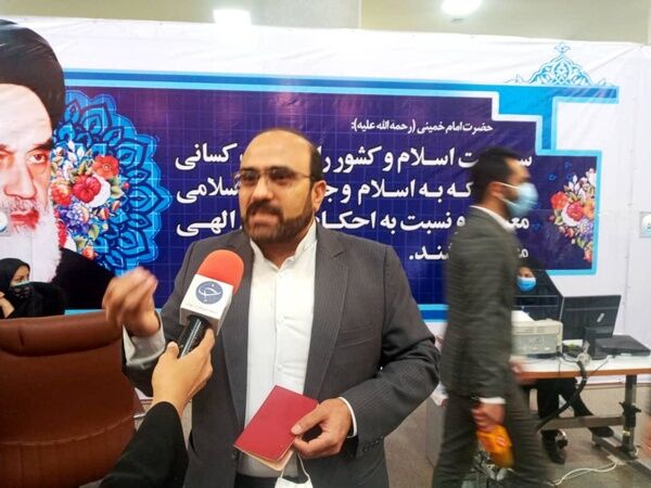 وهاب عزیزی برای انتخابات 1400 ثبت‌نام کرد