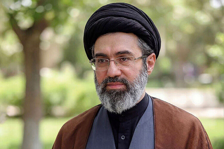 رهبر انقلاب درگذشت مادر شهیدان مظفر را تسلیت گفتند