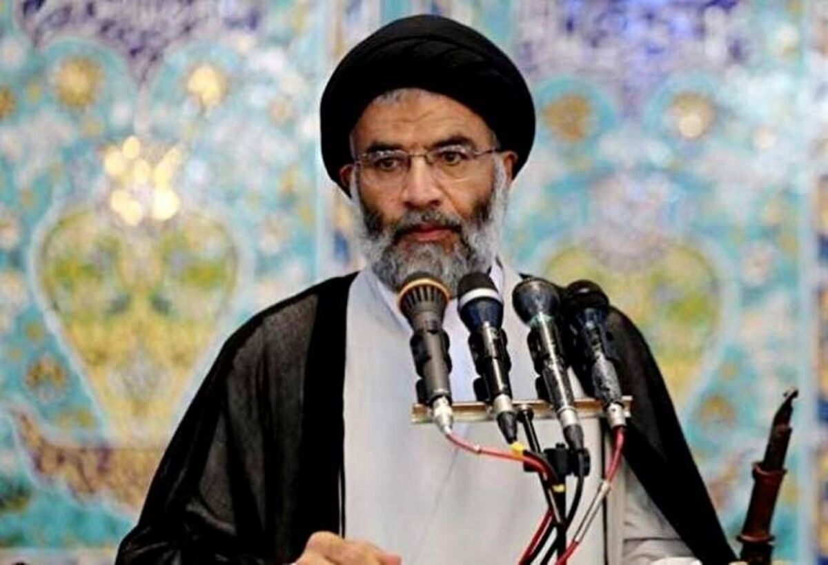انقلاب اسلامی از حجاب عقب‌نشینی نمی‌کند/ باید فکری به حال فضای مجازی کرد!