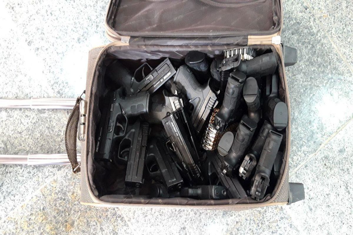 کشف سلاح و فشنگ غیر مجاز در چهارباغ