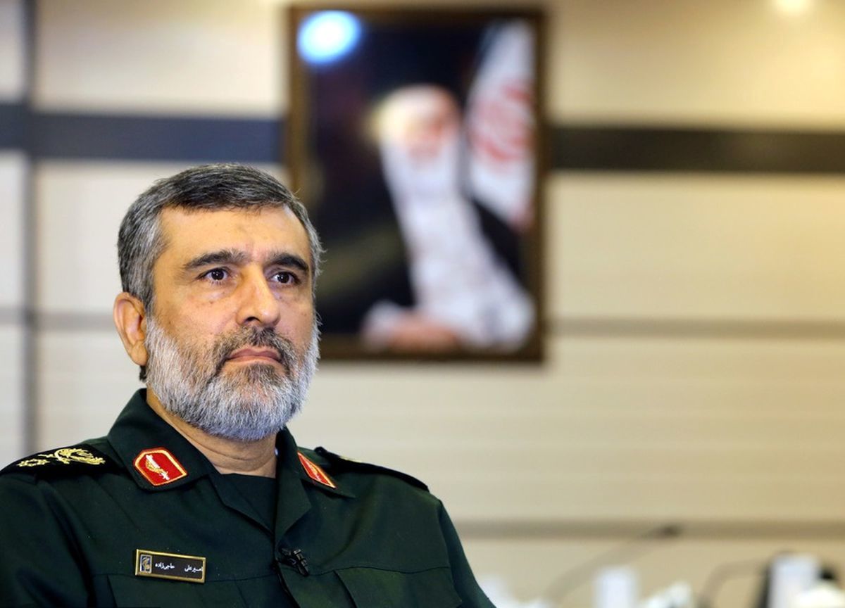 عکسی کمتر دیده شده از سردار شهید حاجی‌زاده از مناطق موشکی