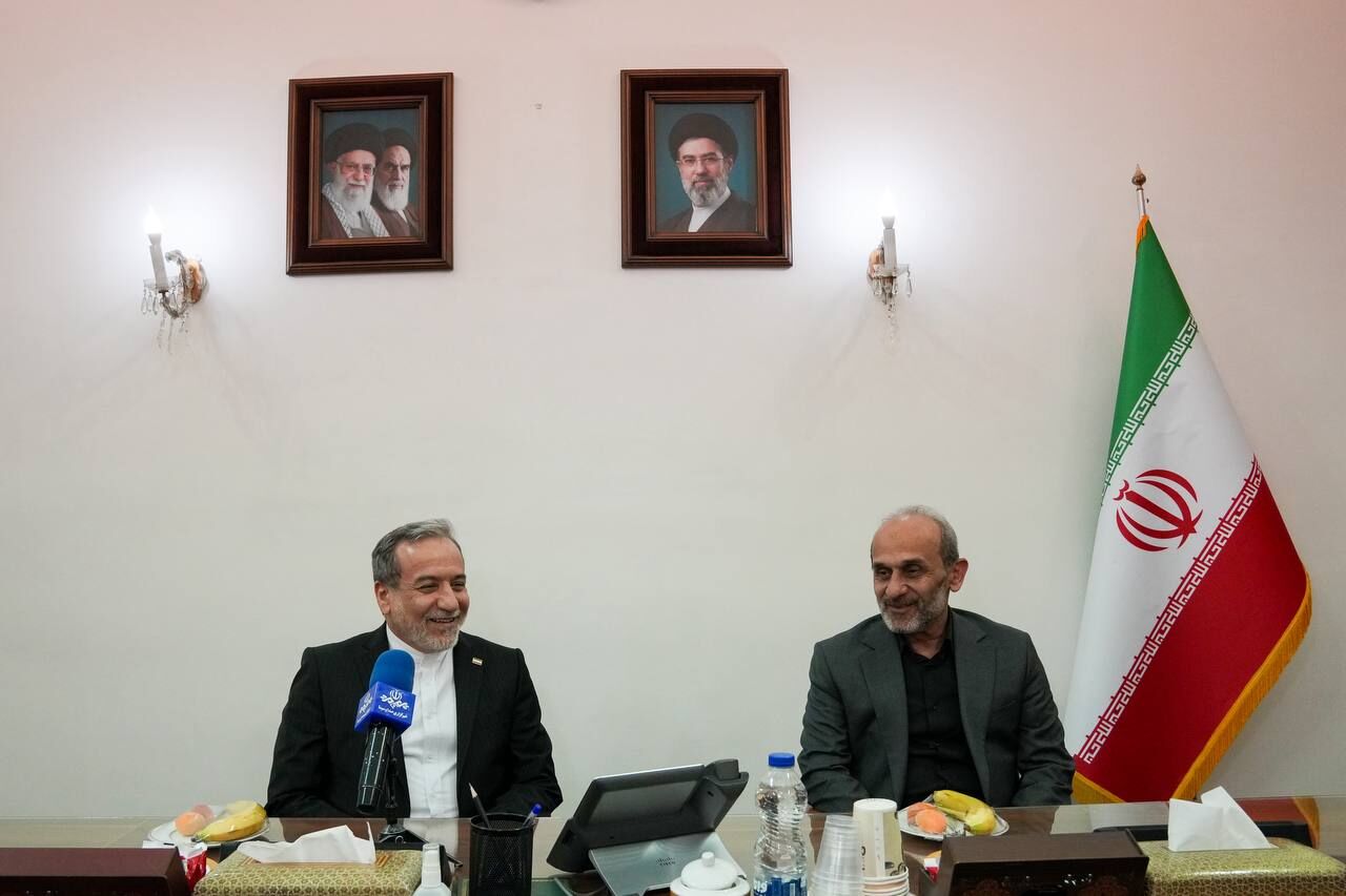 دیدار رئیس سازمان صداوسیما با عراقچی + عکس