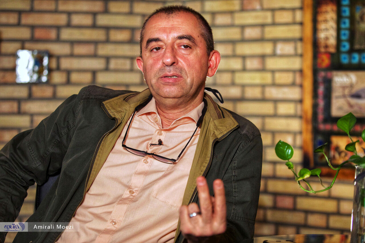 زلزله بم، دو دهه بعد: ۳۰درصد جمعیت ایران در بناهای ناایمن زندگی می‌کنند/ هشدار استاد زلزله‌شناسی: انبوه‌سازی ارزان ریسک تازه شهرهای ایران