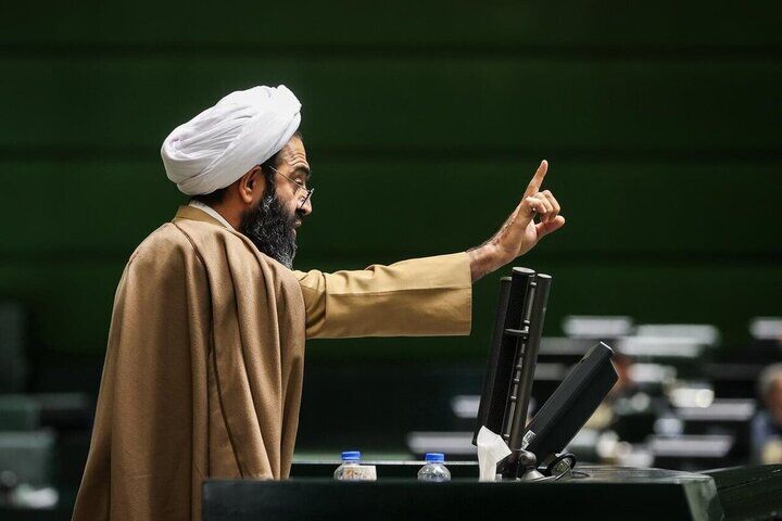 نقدعلی: اگر احکام شرع درباره حجاب را نادیده بگیریم، جامعه ناامن می‌شود