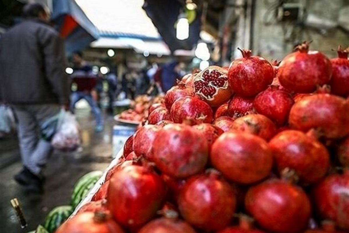 قیمت جدید میوه و سبزیجات در بازار / کمبودی در تامین میوه شب یلدا وجود ندارد