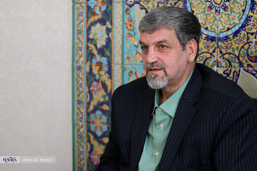 کواکبیان: ظریف هنوز قدمی برای انتخابات برنداشته فحش می شنود