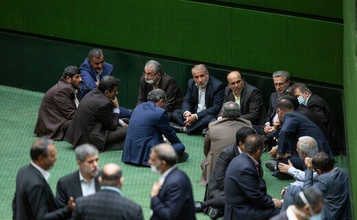 جنجال طرح صیانت از فضای مجازی/ هرچه مجلس مصوب کند، وزیر ارتباطات می‌پذیرد