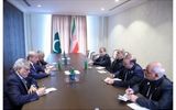 دیدار و گفتگوی پزشکیان با نخست وزیر پاکستان + جزئیات 