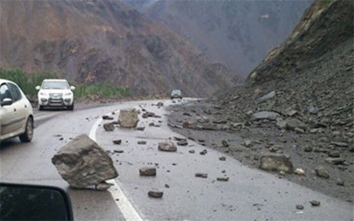 هشدار درباره حوادث مرگبار/ مسافران در حاشیه جاده کرج - چالوس توقف نکنند
