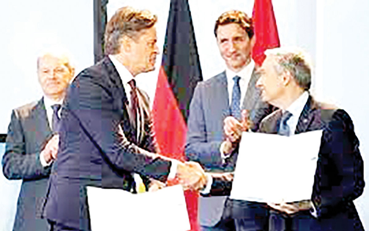 قرارداد کانادا با فولکس و مرسدس