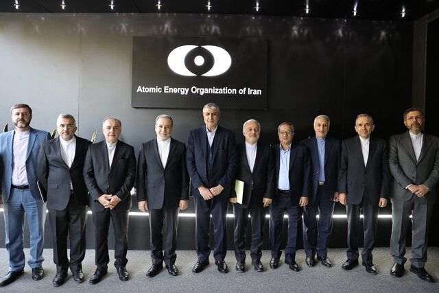 عراقچی با مدیران ارشد صنعت هسته‌ای دیدار کرد + عکس
