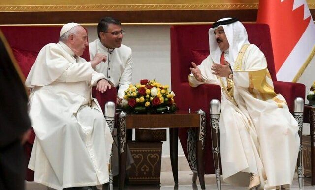پاپ وارد بحرین شد
