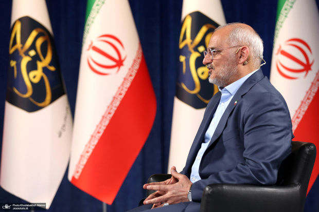 حاجی میرزایی: در ۱۲ روز جنگ، آقای پزشکیان از صبح تا شب فعال بودند/ما واقعا سرزده می‌رفتیم، بعضی جاها در را به روی ما باز نمی‌کردند! + فیلم