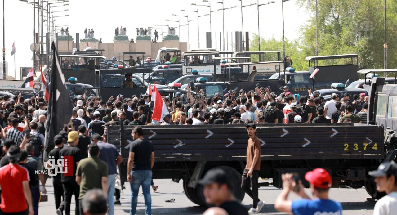 معترضان به خیابان‌ها ریختند/ نیروهای امنیتی در حالت آماده‌باش