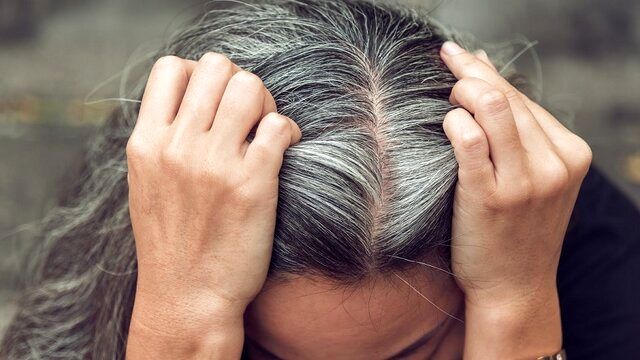 آیا استرس بر رنگ مو اثر می‌گذارد؟